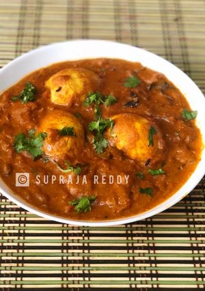 A picture of Ceylon Egg Curry.