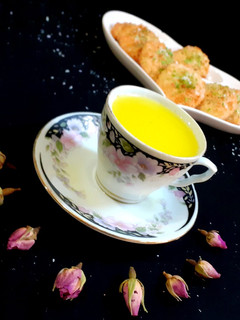 عکسی از دستور شیر زردچوبه عسلی 😋😍 (شیر عسل)