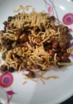 A picture of Kale chane ki ghughri.