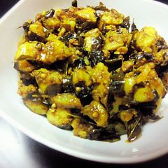A picture of Curry leaves potatoes.