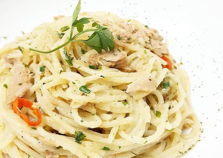 Cara Gampang Menyiapkan Spaghetti aglio olio tuna yang Bikin Ngiler