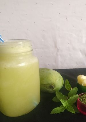 કાચી કેરીનું કુલર (Raw Mango cooler recipe in Gujarati) રેસીપી મુખ્ય ફોટો