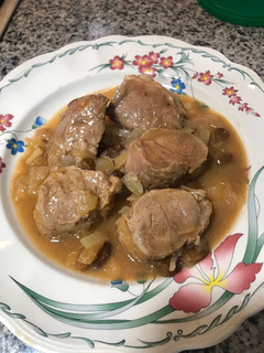 Una foto de Solomillo ibérico al Pedro Ximénez con uvas pasas