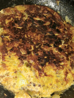 Una foto de Tortilla de papas común para principiantes 👍😄
