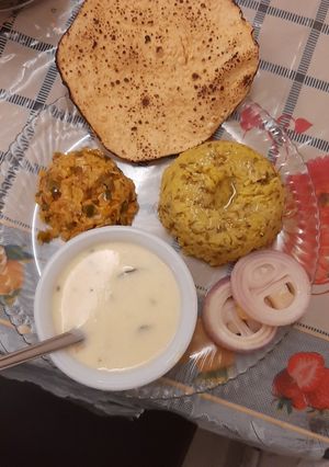 A picture of Simple And Light Gujarati dinner.