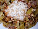 لوبيا خضراء عريضة باللحمة مع الأرز