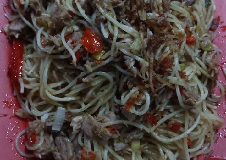 Langkah Mudah untuk Menyiapkan Spaggheti Aglio Olio Spicy Tuna, Bikin Ngiler