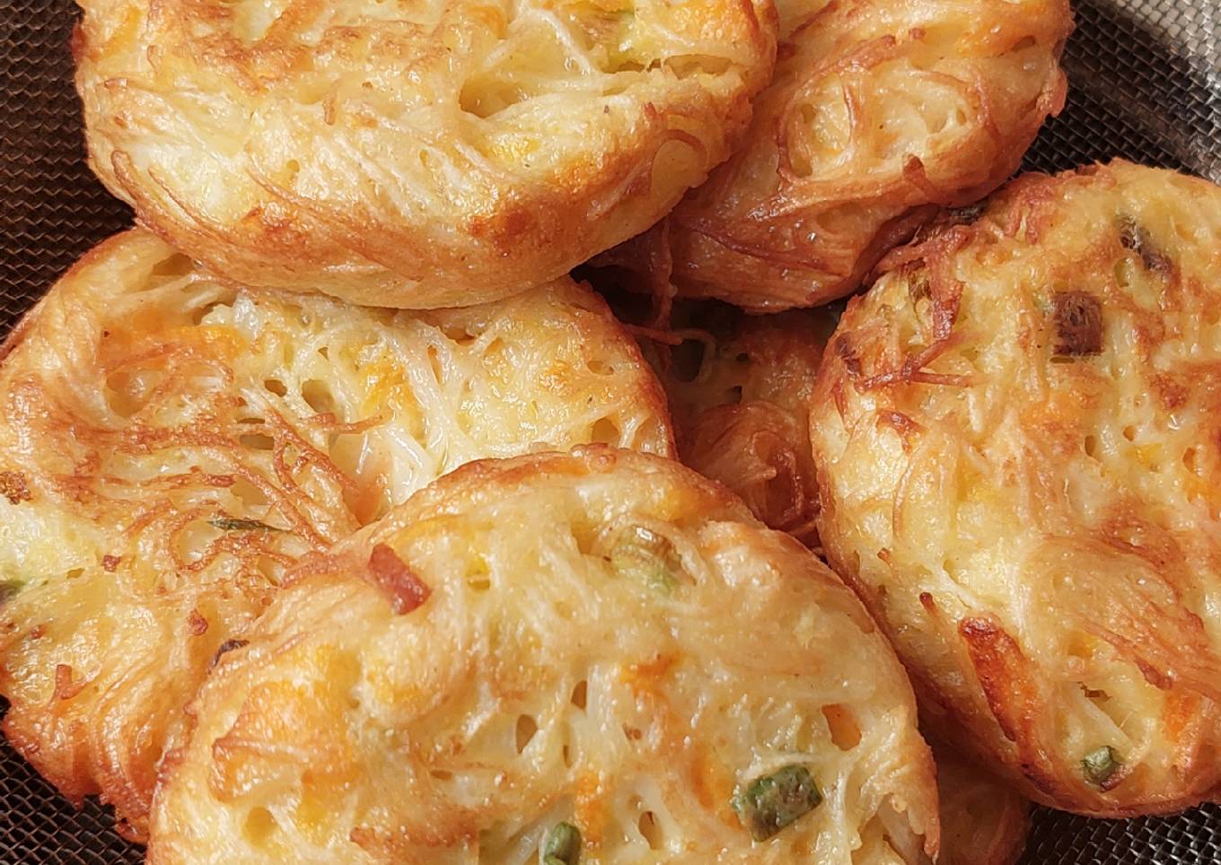 Kue Lumpur Mie Telur