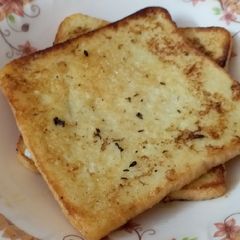 A picture of French toast.