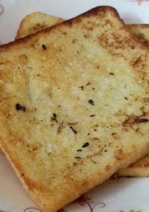 A picture of French toast.