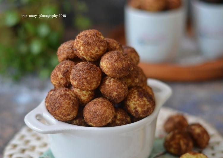 Palm Cheese Ball Cookies