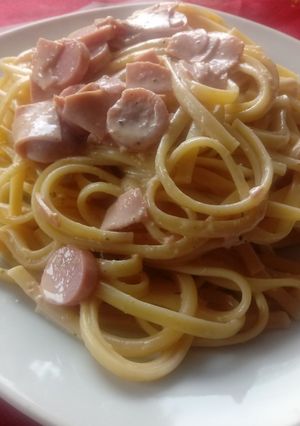 Una foto de Tallarines a lo Alfredo