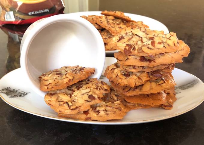 Crunchy Almond Cookies (With Egg Whites)