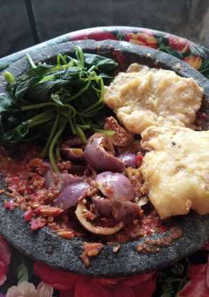 Foto resep Sambel Cemeding Godong Telo