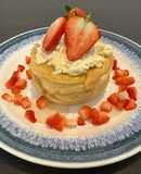 Soufflé Pancake with Strawberries and cream 士多啤梨梳乎厘班戟