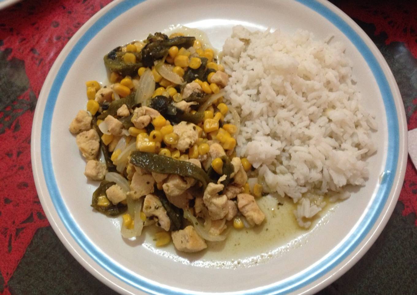 Pollo con rajas de chile poblano