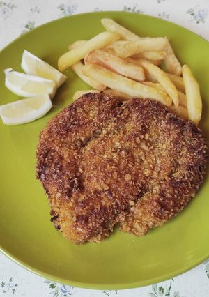 Una foto de Bistec de Pollo rebozado con Chips de Tortillas