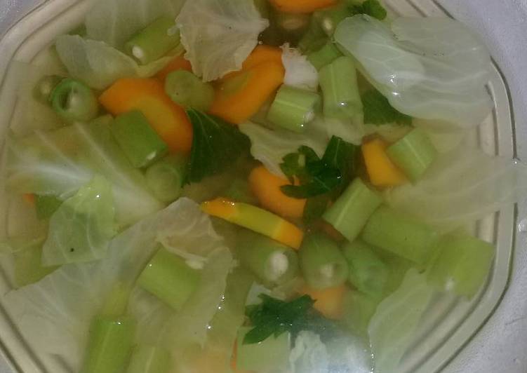 Sayur sop bumbu instan