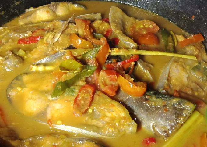 Cara Gampang Menyiapkan Patin pedas bumbu Kuning, Enak Banget