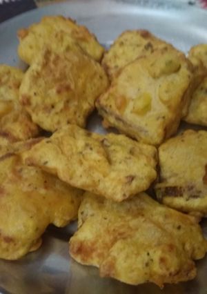 A picture of Bread pakora.