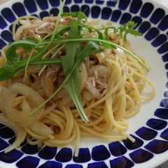 A picture of Japanese-style spaghetti with garlic and tuna (Easy recipe).