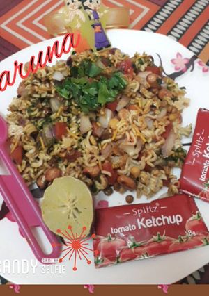 A picture of Maggi bhel.