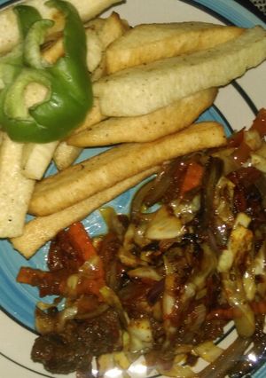 A picture of Yam nd cabbage souce.