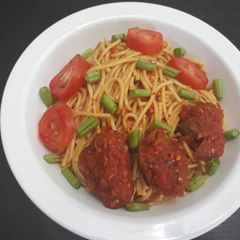 A picture of Spagetti with beef.