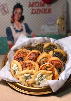 صورة لوصفة عجينة فطائر مشكله 🍕🥐