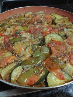 Una foto de Ratatouille rústico a la sartén