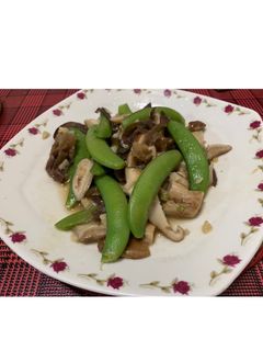 香菇炒荷蘭豆 的食譜成品照片
