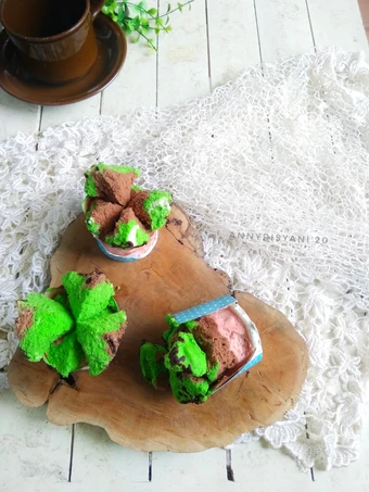 Langkah Mudah untuk Membikin Resep Bolu kukus 3 rasa (Dragon, Choklat, Pandan.) yang Lezat Sekali Anti Ribet, Mantap