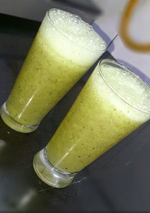 A picture of Kiwi Punch.