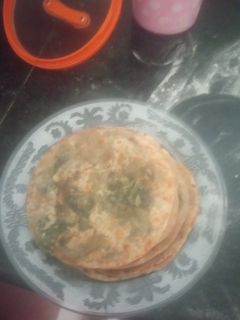 মেথি শাকের পরোটা(Methi shaker parota recepi in bengali) রেসিপির প্রধান ছবি