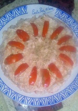 Una foto de Arroz con atún