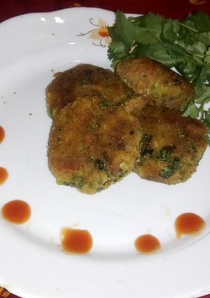 A picture of Oats spinach tikki.