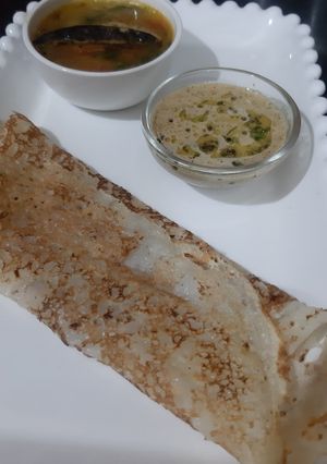 रवा डोसा (rava dosa recipe in marathi) रेसिपी चे मुख्य फोटो 