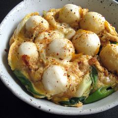 A picture of Fish Balls & Egg Rice Bowl.