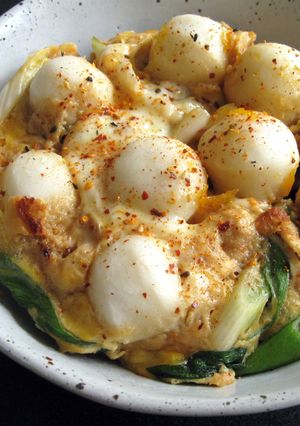 A picture of Fish Balls & Egg Rice Bowl.