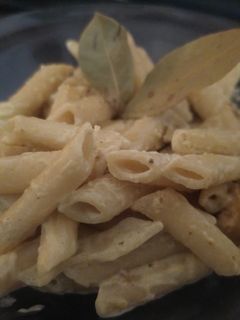Una foto de Pasta con pinchitos
