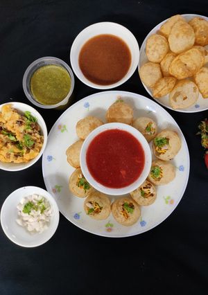 સ્ટ્રોબેરી પાણીપુરી (strawberry panipuri recipe in gujarati) રેસીપી મુખ્ય ફોટો