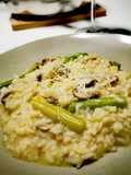 Risoto de cogumelos e espargos