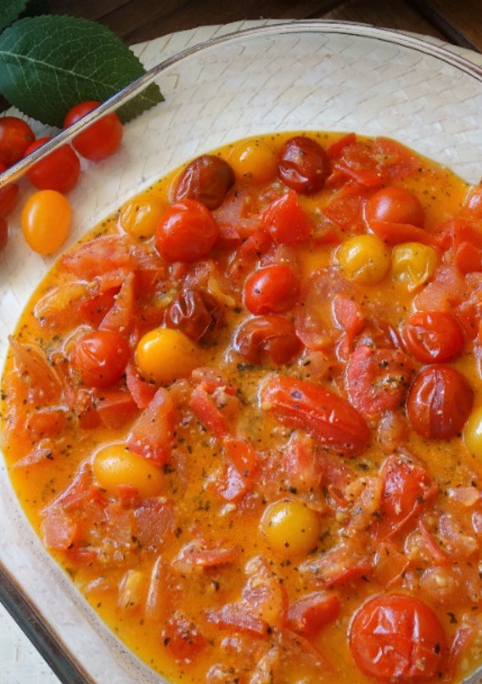 Una foto de Tomates en salsa