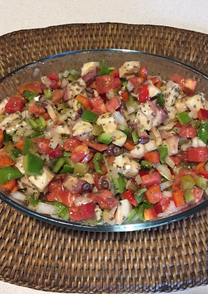 Una foto de Picadillo de pulpo y langostinos