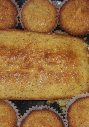 Una foto de Cake de limón y semilla de amapola 🍋🍰