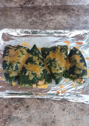 Una foto de Chiles rellenos de atún