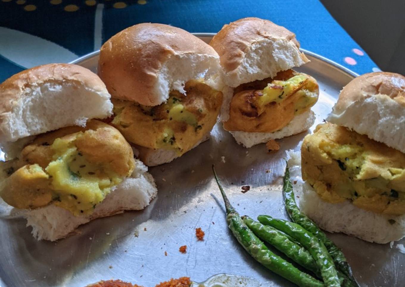 Mumbai vada pav