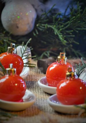 Une photo de Tomates cerises comme des boules de Noël