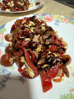 Una foto de Ensalada de ventresca con pimientos