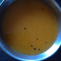 A picture of Khatta meetha pani curry.